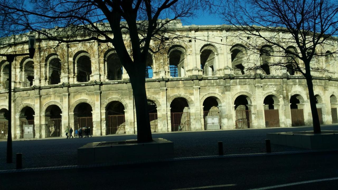 LE DOMUS TITUS spacieux T2 à 5 minutes de la gare Nîmes Esterno foto